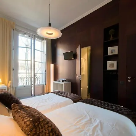Paseo De Gracia Catalan 4bd With Private Terrace