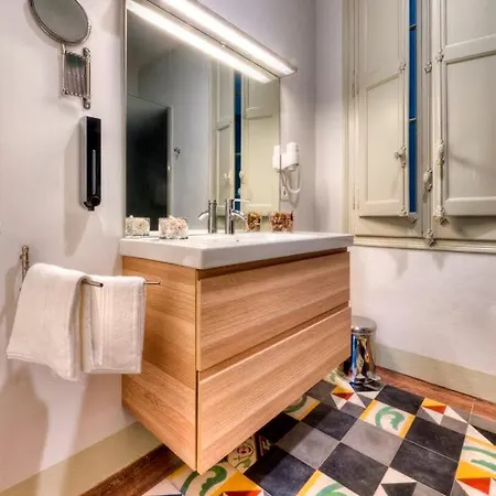 Paseo De Gracia Catalan 4bd With Private Terrace